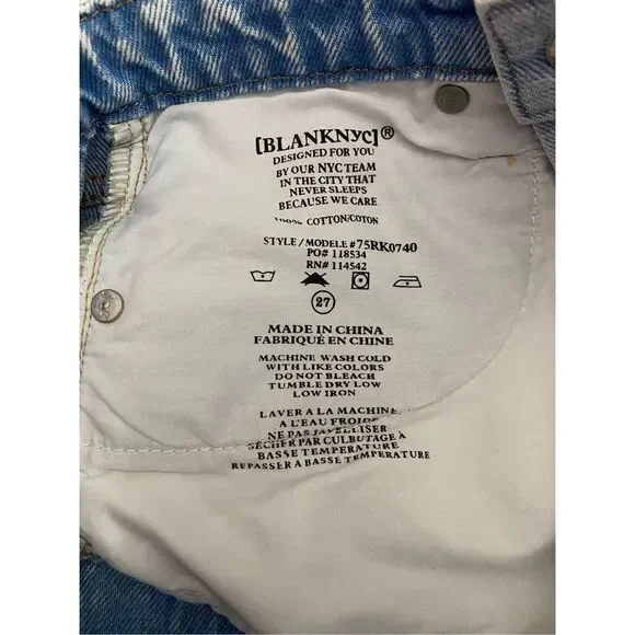 Blank NYC Nice Try Denim Jean Mini Skirt Light Stonewash Raw Hem Women’s Sz 4/27 - Picture 3 of 4